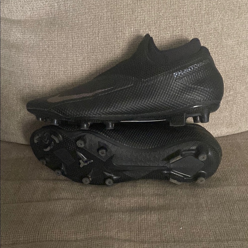 Nike PhantomVSN Black Soccer Cleats